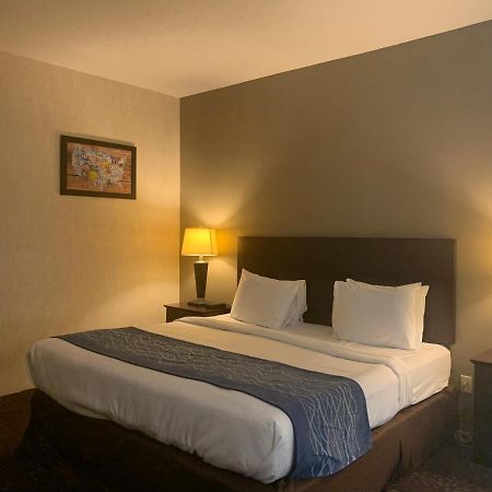 Economy Inn & Suites Hannibal Bagian luar foto