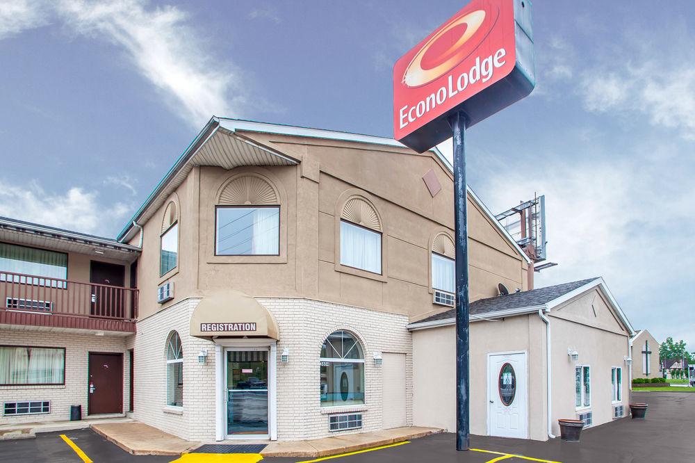 Economy Inn & Suites Hannibal Bagian luar foto