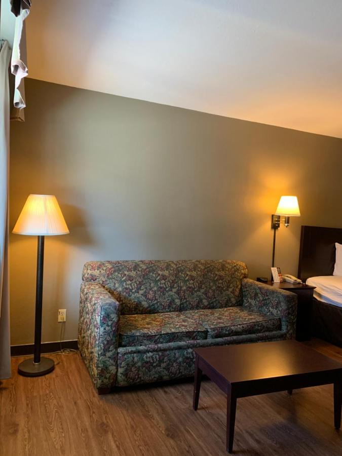 Economy Inn & Suites Hannibal Bagian luar foto