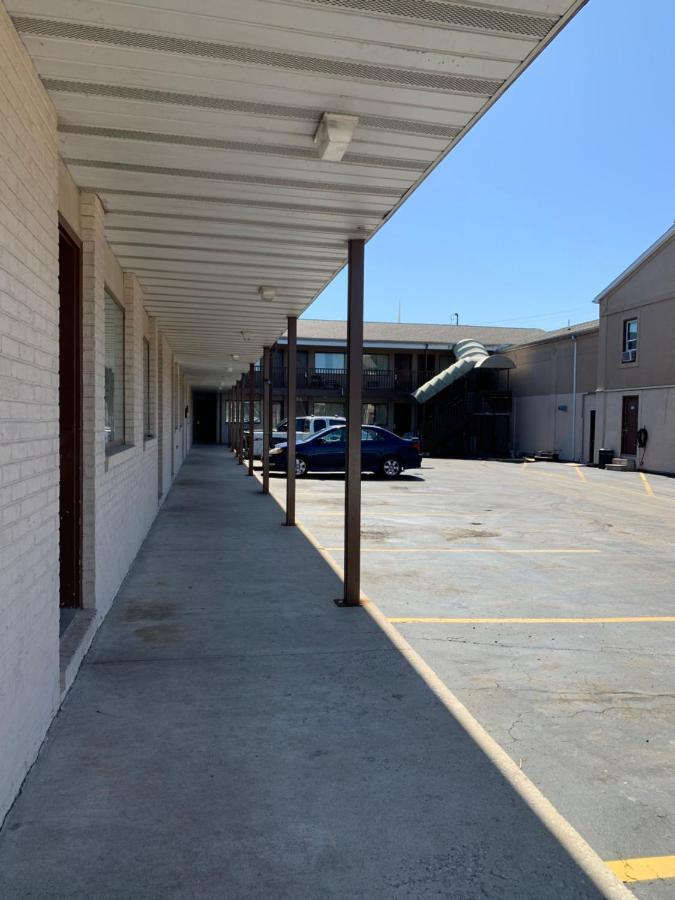 Economy Inn & Suites Hannibal Bagian luar foto