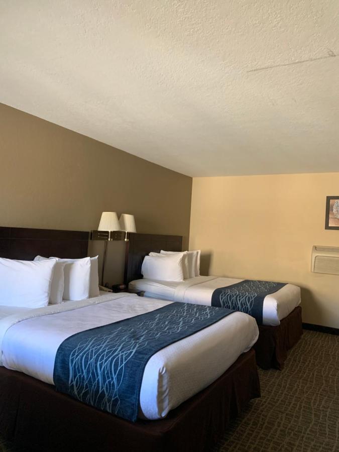 Economy Inn & Suites Hannibal Bagian luar foto