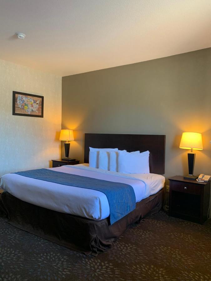 Economy Inn & Suites Hannibal Bagian luar foto