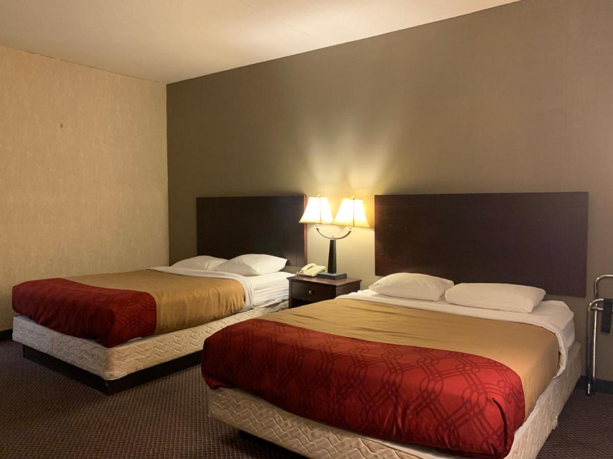 Economy Inn & Suites Hannibal Bagian luar foto